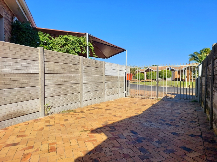 3 Bedroom Property for Sale in Protea Heights Western Cape